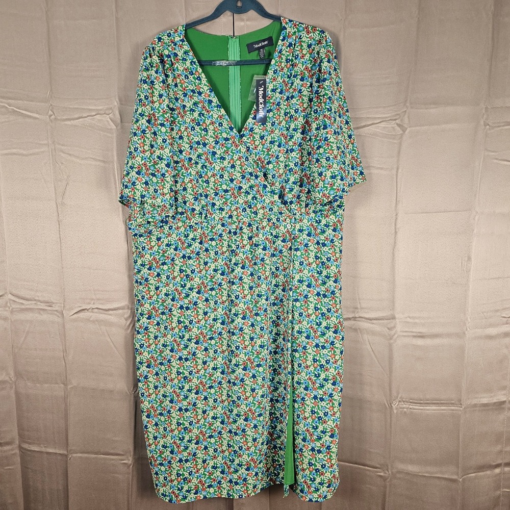 NWT Modcloth Womens Green Floral Wrap Dress 3X - Picture 2 of 6